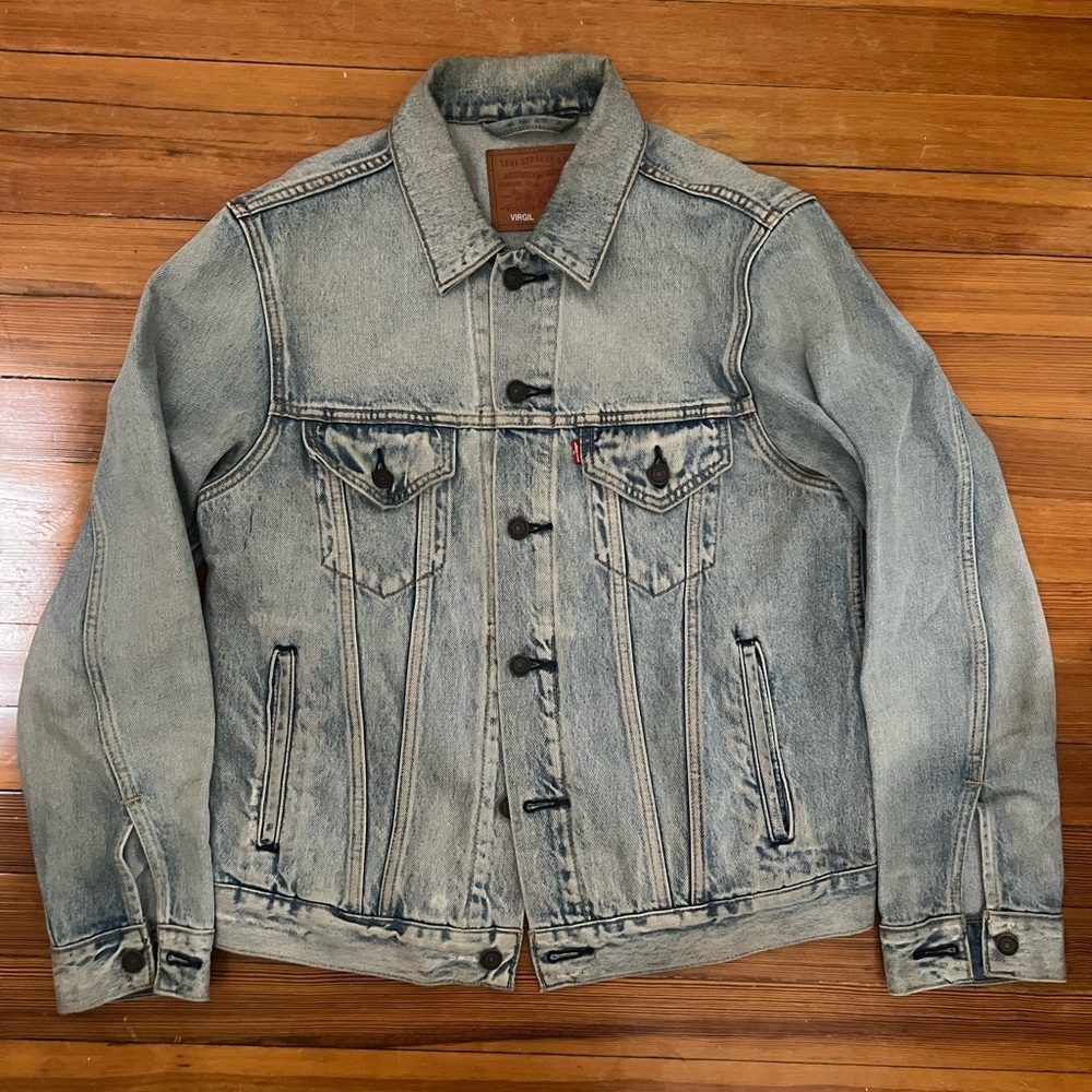 Light Wash Levi’s Trucker “Virgil” Edition size S